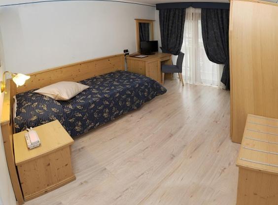 Hotel Canada Pinzolo Dış mekan fotoğraf