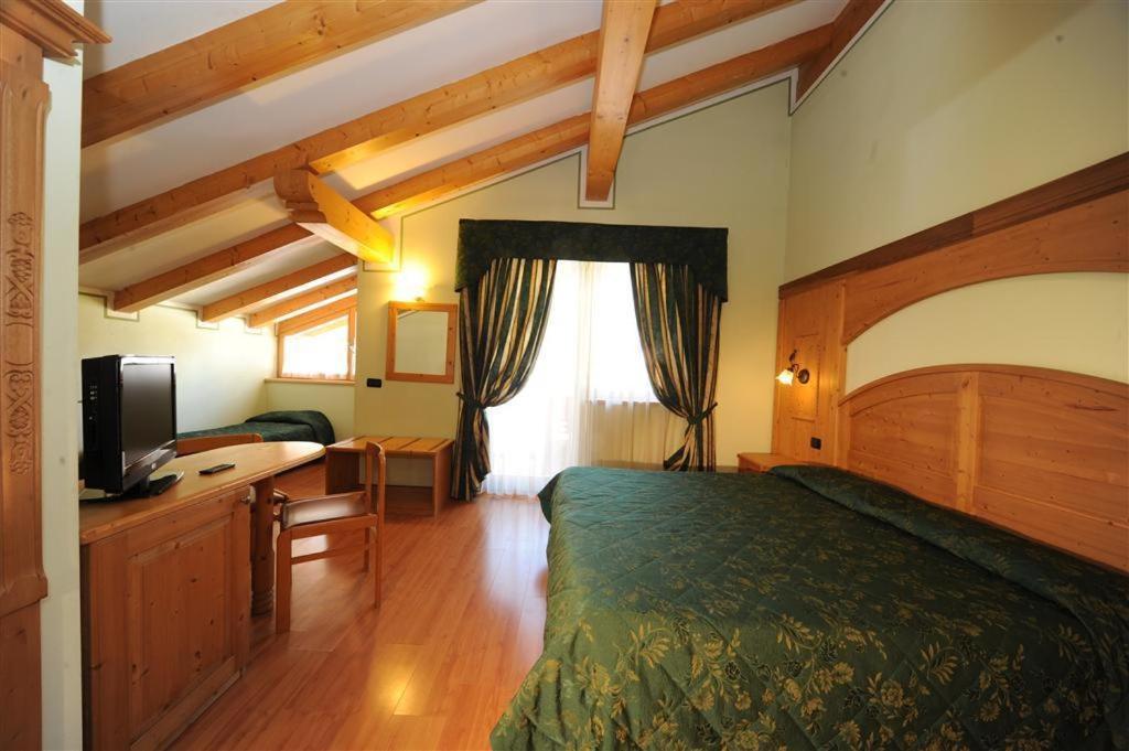 Hotel Canada Pinzolo Oda fotoğraf