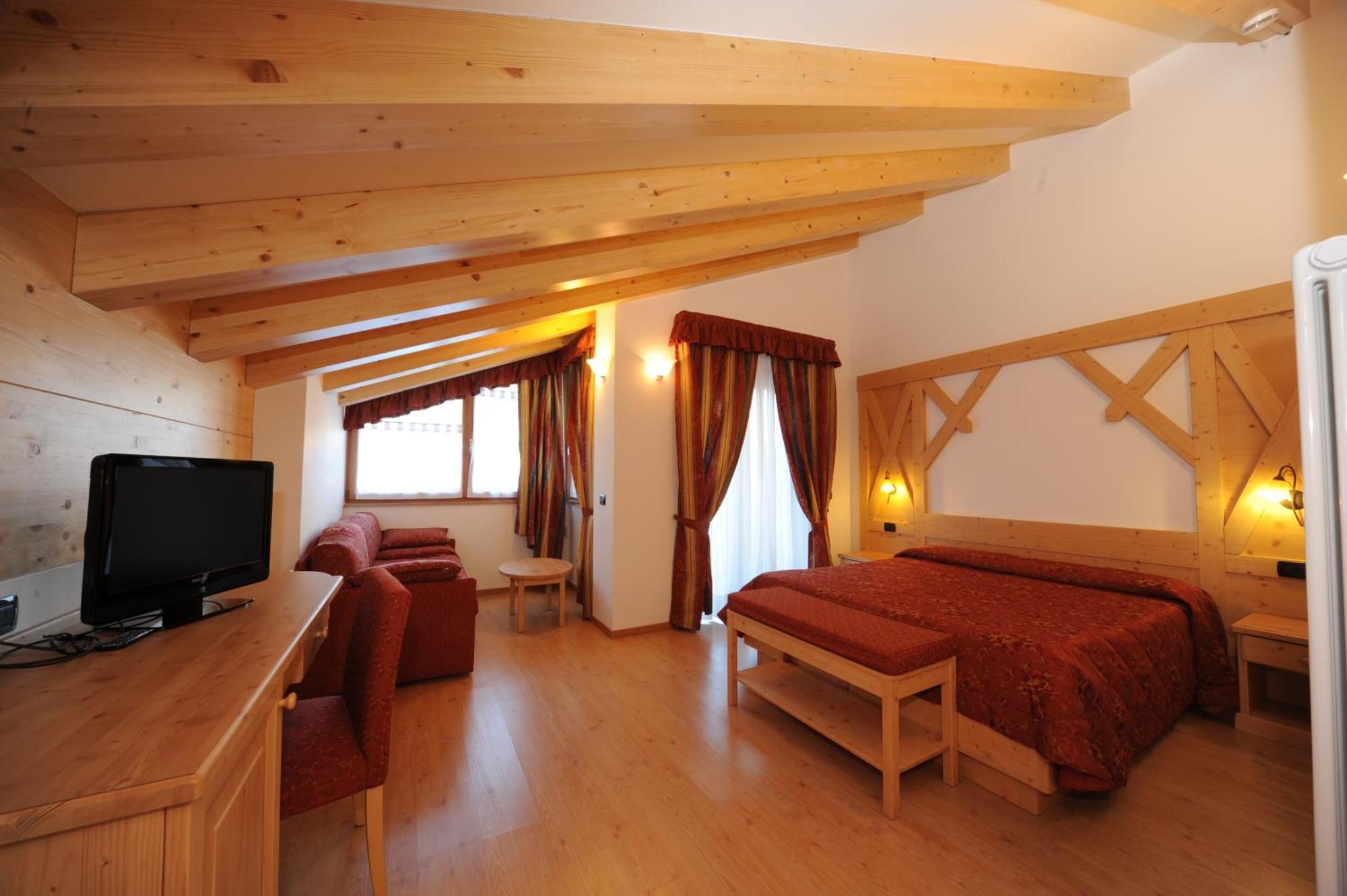 Hotel Canada Pinzolo Dış mekan fotoğraf