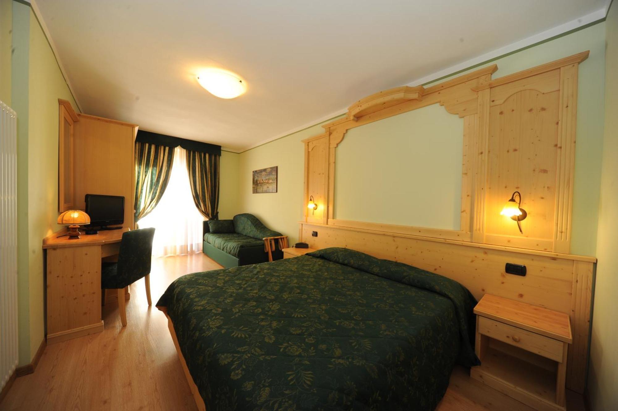 Hotel Canada Pinzolo Dış mekan fotoğraf