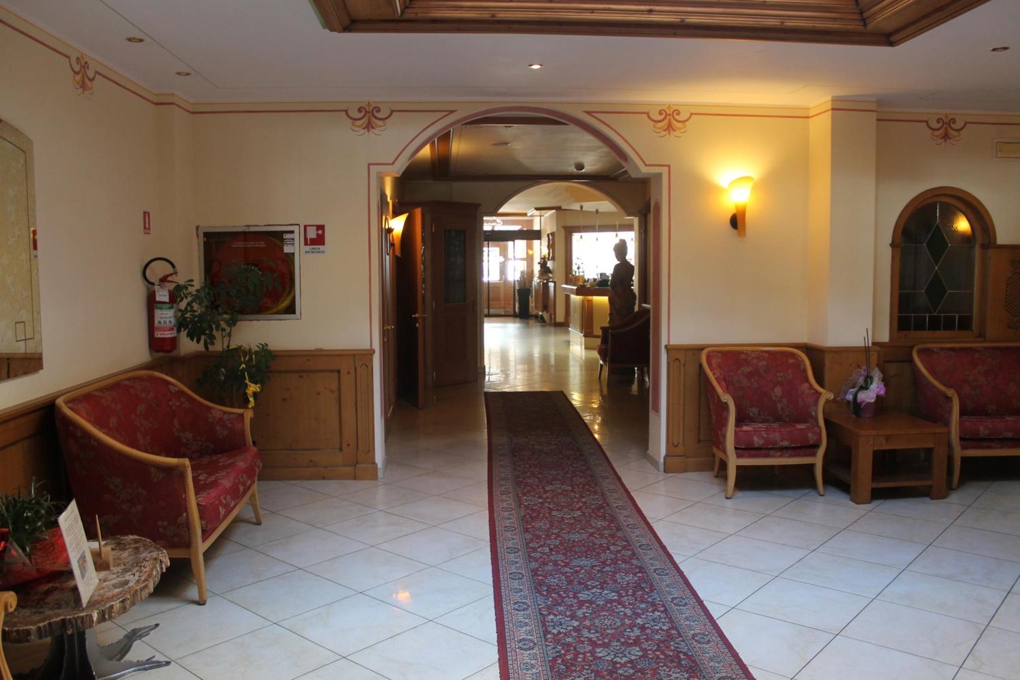 Hotel Canada Pinzolo Dış mekan fotoğraf