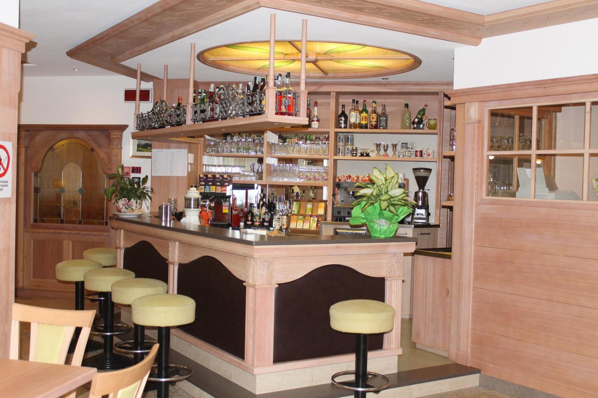 Hotel Canada Pinzolo Dış mekan fotoğraf